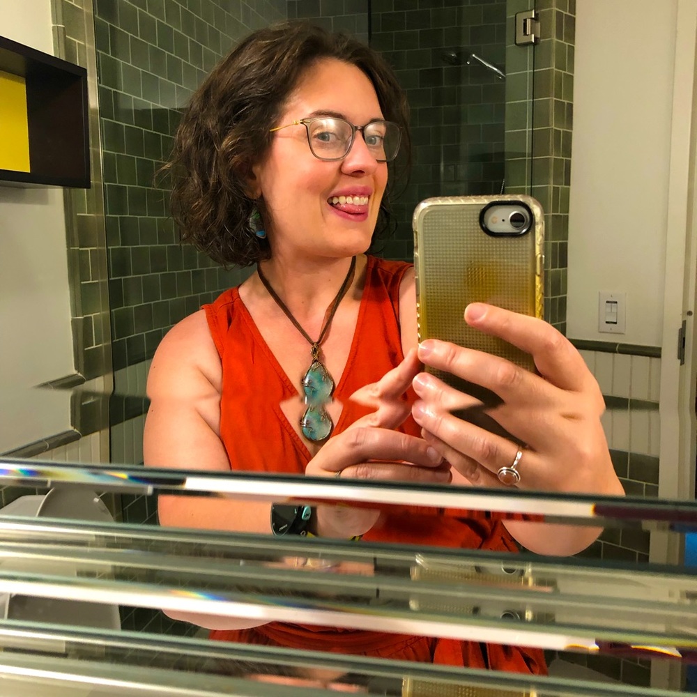 Meet your Posher, Lara